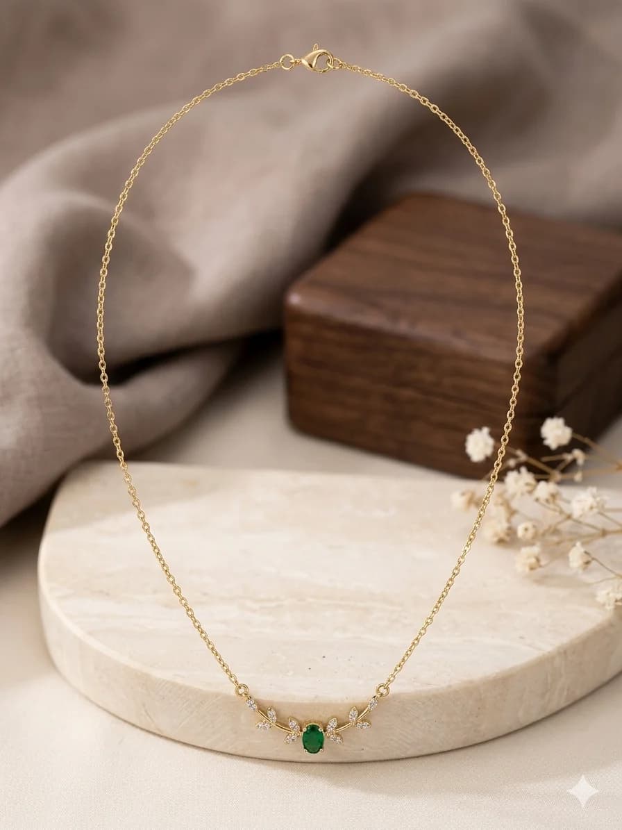 NECKLACE GREEN CRYSTLE STONE